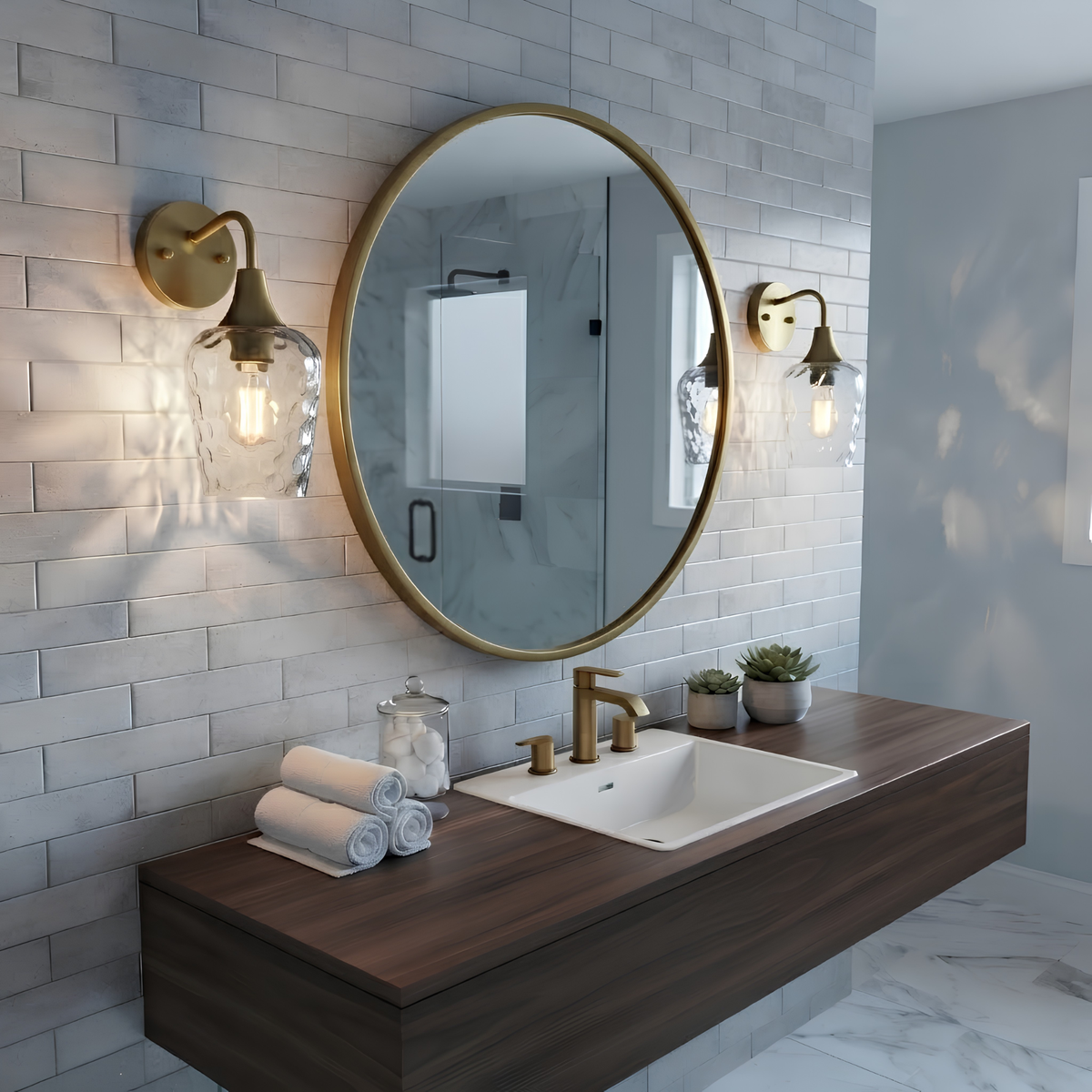 1-light Hammered Clear Glass Sconce - BB